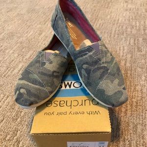 Washed Camo Canvas Toms